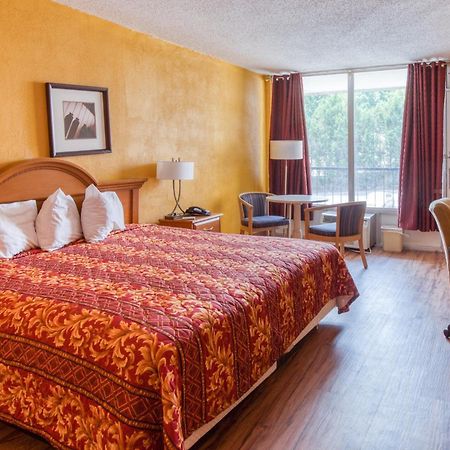 Budgetel Inn & Suites Форест-Парк Экстерьер фото